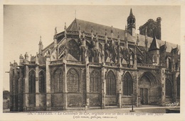 Nevers - La Cathédrale St Cyr, Originale Avec Ses Deux Absides Opposés Sans Façade - Nevers