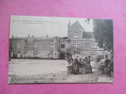 CPA 79 COULONGES SUR L'AUTIZE LE CHÂTEAU ANIMÉE - Coulonges-sur-l'Autize