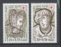 Série Au Profit De La Croix-Rouge. Vitraux De L'église Jeanne D'Arc à Rouen  2 Valeurs Y2071S - Nuevos