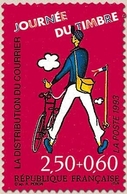 Journée Du Timbre. Les Métiers De La Poste. La Distribution Du Courrier. 2f.50 + 60c. Y2792 - Unused Stamps