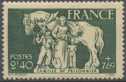 Au Profit De La Famille Du Prisonnier.  2f.40+7f.60 Vert Neuf Luxe ** Y586 - Unused Stamps