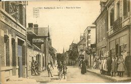 41 SALBRIS BEAUCOUP DE MONDE POUR LA PHOTO DEVANT LE TABAC RUE DE LA GARE - Salbris