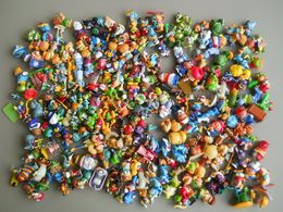 LOT DE 350 KINDER DIFFERENTS - MONOBLOC ET MONTABLE - 2,5 KG - Lots