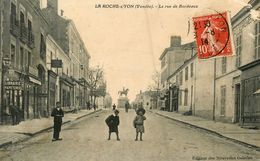 La Roche Sur Yon * La Rue De Bordeaux * Librairie Papeterie * Tailleur * Commerces Magasins - La Roche Sur Yon