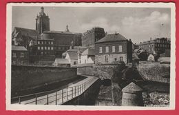 Avesnes Sur Helpe - Le Couvent Et L'Eglise - 1951 ( Voir Verso ) - Avesnes Sur Helpe