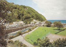 CPM . LYNMOUTH -  A VIEWW OF THE TOWN . RIVER LYN AND HOLLERDAY HILL FROM ABOVE MANOR PARK . CARTE NON ECRITE - Lynmouth & Lynton