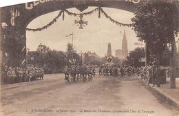 Strasbourg           67         Défilé Des Chasseurs Cyclistes Sous L'Arc De Triomphe   1939   (voir Scan) - Straatsburg