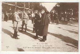 14 Juillet 1919 - Défilé De La Victoire - Le Général Pau Et Les Maréchaux Foch Et Joffre Avant La Revue - Rex 21 - Guerre 1914-18