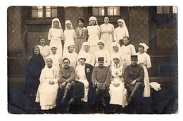 CPA 2968 - MILITARIA - Carte Photo Militaire - Hopital - Un Groupe D'Infirmières De La Croix - Rouge & Soldats - Personnages