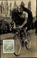 Cp Radrennfahrer Gustav Adolf Schur, Ehrenrunde Nach Etappensieg 1955 In Leipzig - Unclassified