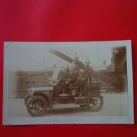 CARTE PHOTO POMPIER AVEC AUTOMOBILE ECHELLE ROYAUME UNI ? - Feuerwehr