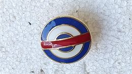 Uruguay Army Cockade Armee Badge Insigne #14 - Firemen