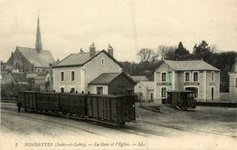 Fondettes * La Gare Et L'église * Wagon Wagons * Ligne Chemin De Fer Indre Et Loire * Hôtel De La Gare - Fondettes