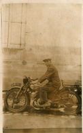 Motos * Transport * Carte Photo * Moto Ancienne De Marque ? - Motorbikes