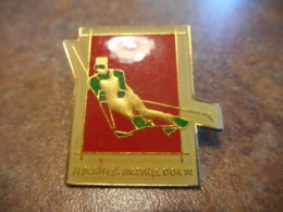 Lot 063 -- Pin's Albertville Medaille D'Or 1992 - Olympische Spiele