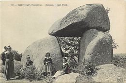 - Finistère - Ref-E562- Tregunc - Dolmen - Dolmens - Dolmen Et Menhirs - Petits Enfants Bretons - - Trégunc