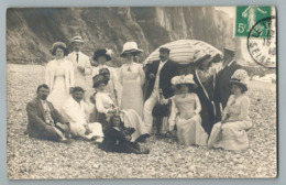 LE TREPORT 1910 CARTE PHOTO ARISTOCRATIE A LA PLAGE EDITION GUILLOMINOT PLAGES MER BELLE ANIMATION 76 SEINE MARITIME - Le Treport