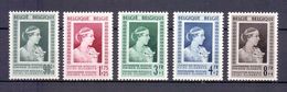 863/867 Koningin Elisabeth ONGESTEMPELD MET SCHARNIER* 1951 Cat: 56 Euro - Unused Stamps