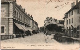 Annecy 1904 - La Rue De La République - édit. Pittier N°553 - !!! Carte Qui Se Dédouble En épaisseur - Annecy