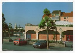 MAISONS ALFORT  -- Le Marché Du Centre - Petite Animation (voitures ) ...timbre.. Cachet.......à Saisir - Maisons Alfort