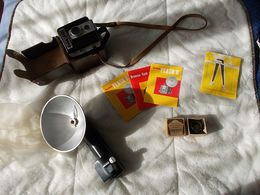 Appareil Photo Kodak Brownie Flsh Camera Made In France - Appareils Photo