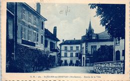 74 Saint Julien En Genevois - Entrée De La Ville (état : Plis) - Saint-Julien-en-Genevois