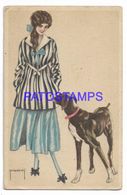 137302 ART ARTE SIGNED PINOCHI WOMAN FASHION AND DOG POSTAL POSTCARD - Unclassified