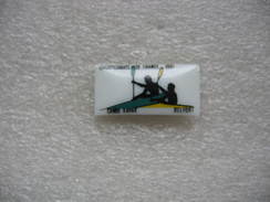 Pin's En Porcelaine Des Championnats De FRANCE Du Canoe Kayak à Belfort - Canoë