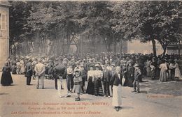 03-MOULINS- SOUVENIR DU SACRE DE Mgr BOUTRY- EVÊQUE DU PUY, LE 24 JUIN 1907, LES CATHOLIQUES CHANTANT LE CREDO DEVANT... - Moulins