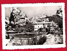 Petite Photo 9x6.5 Cm De La Piscine De L'Hôtel Oustau De Baumanière Près Des Baux De Provence Dans Les Années 50 - Lieux