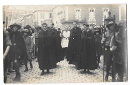 MOULINS (03) Carte Photo Défilé Religieux Scouts Gros Plan - Moulins