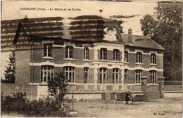 CPA Vaumoise- La Mairie Et Les Ecoles FRANCE (1020634) - Vaumoise