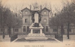 77 - Noisiel - Statue De M.Menier - Noisiel