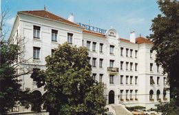 88. VITTEL. CPA . HOTEL " D'ANGLETERRE " . RUE DE CHARMEY - Vittel