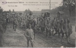 Cpa Détachement De Prisonniers Allemands Raméné Vers L Arrière En Champagne,vers Suippes. - War 1914-18