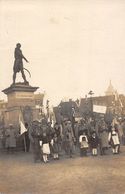 Colmar           68     Manifestation Patriotique Du 22 Novembre 1918 . Carte Photo  Statue Du Général RAPP (voir Scan) - Colmar