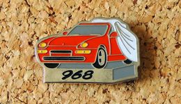 Pin's PORSCHE 968 Levé De Rideau - Daté Du 17 Octobre 1991 - Peint Cloisonné - Fabricant Inconnu - Porsche