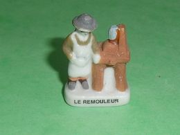 Fèves / Personnages / Métiers : Le Rémouleur  " Mat "        TB114T - Personnages
