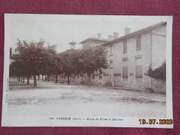 CPSM - Vergèze - Ecole De Filles Et Garçons - Vergèze