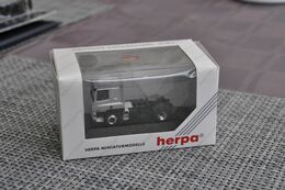 Herpa Private Collection DAF CF DAF Trucks Eindhoven Schaal: 1:87 - Camions, Bus Et Construction