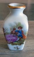 Vase Miniature En Porcelaine -Limoges France - Personajes