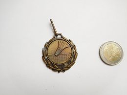 Belle Médaille ( No Pin's )  , Badminton - Bádminton