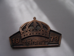 Germany Bavaria Kelheim Crown Royalty 1979 Abzeichen Pin Badge - Monarchia/ Nobiltà