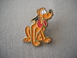 1747 Pin's Pins   Chien Disney PLUTO - Disney