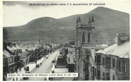 NEWCASTLE - COUNTY DOWN - MAIN STREET & MOUNTAINS OF MOURNE - Down