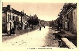 32 - RISCLE --  Avenue De La Rivière - Riscle