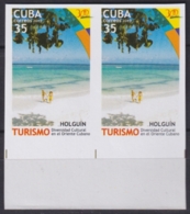2010.614 CUBA MNH 2010 IMPERFORATED PROOF PAIR 35c TURISMO TOURISM BEACH HOLGUIN. - Imperforates, Proofs & Errors