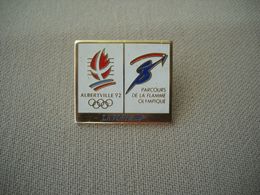 1813 Pin's Pins   La Poste  JO 1992 Albertville Parcours Flamme Olympique - Mail Services