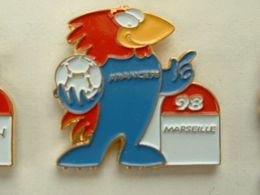 PIN'S FOOTBALL COUPE DU MONDE FRANCE 98 - FOOTIX - MARSEILLE - Football