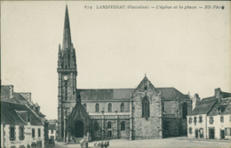 29 LANDIVISIAU / L'Eglise Et La Place / - Landivisiau